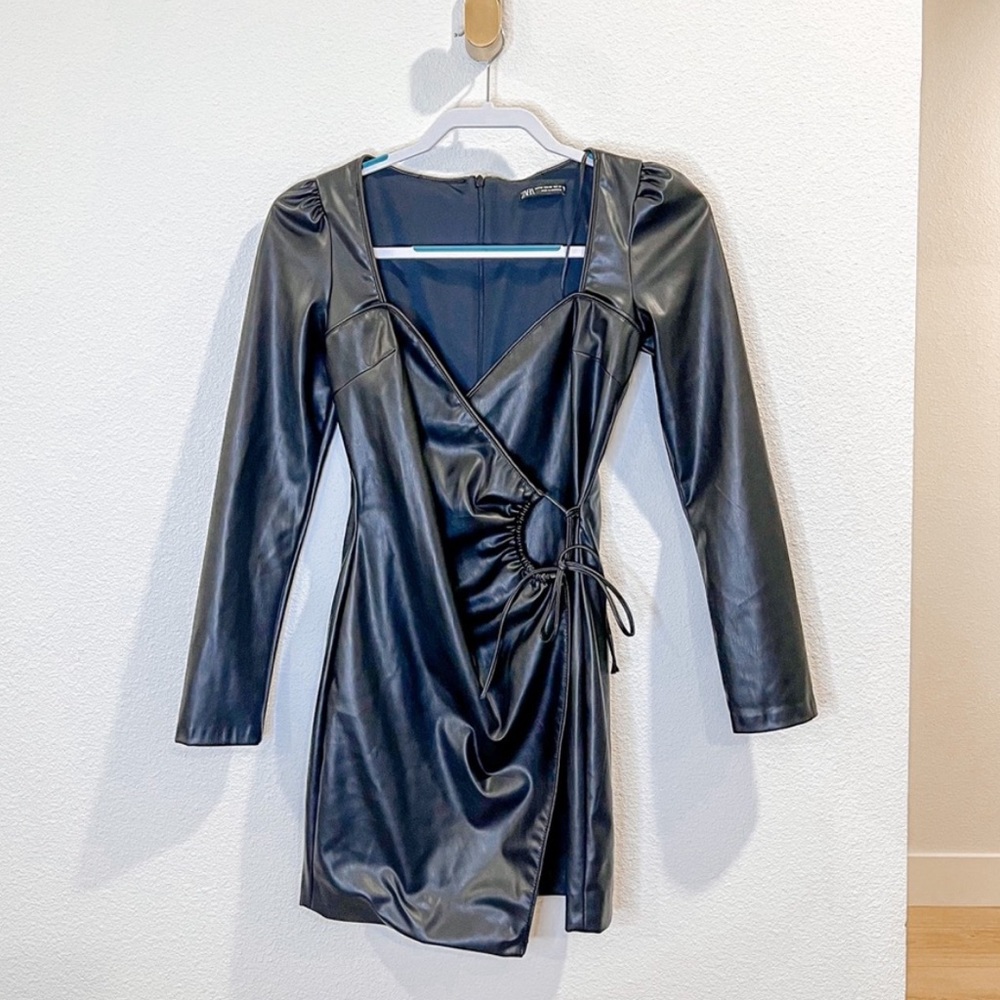 Zara Black Faux Leather Long Sleeve Mini Dress Blogger Fave Size XS - Picture 4 of 8